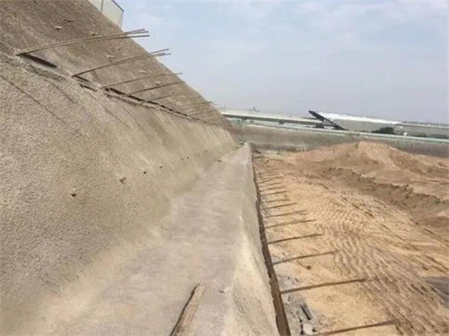 黄冈河道边坡加固
